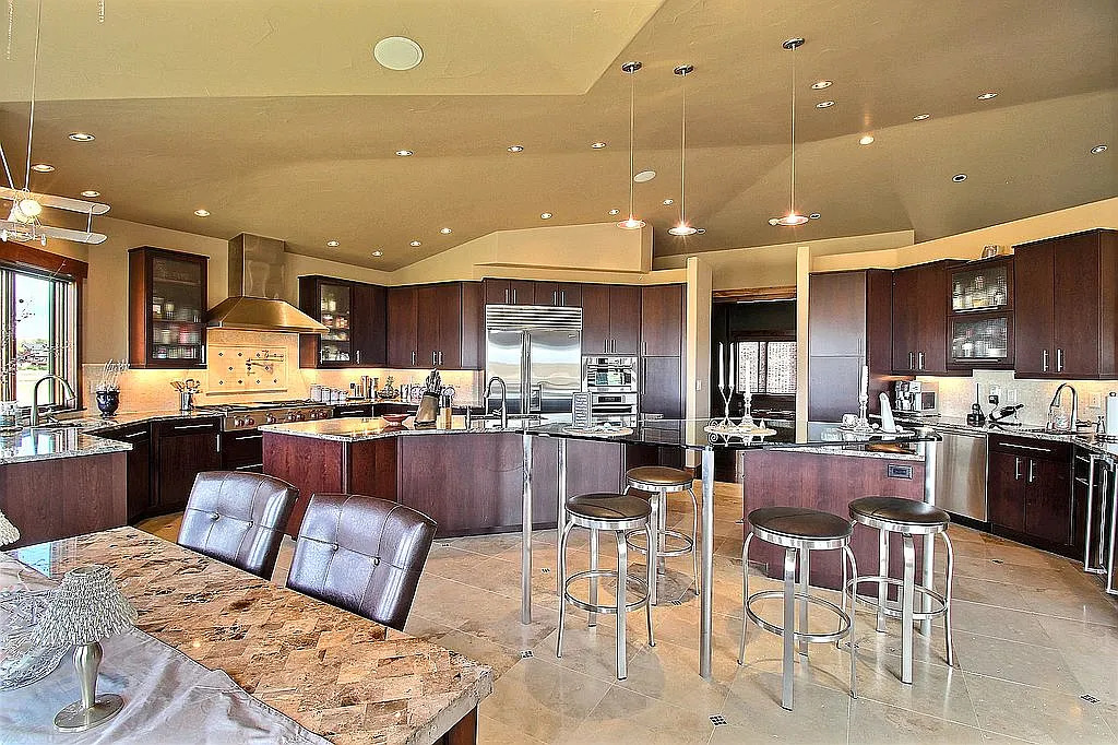 Luxury Entertaining Home photo 4